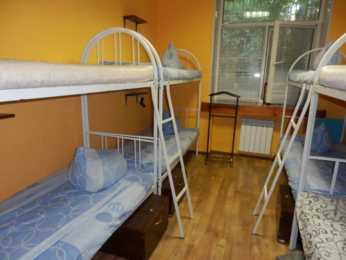 Yourhostel Svyatoshino Kyiv Exterior photo