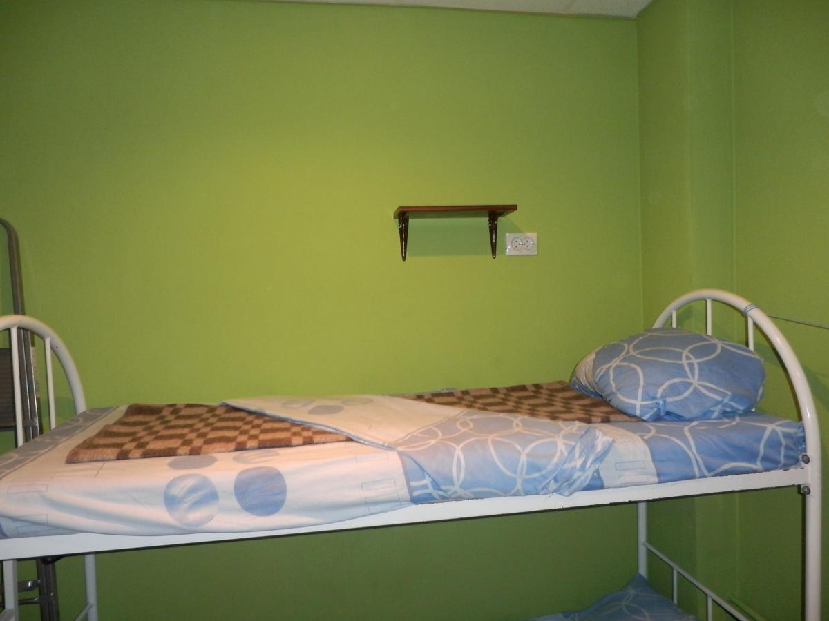 Yourhostel Svyatoshino Kyiv Exterior photo