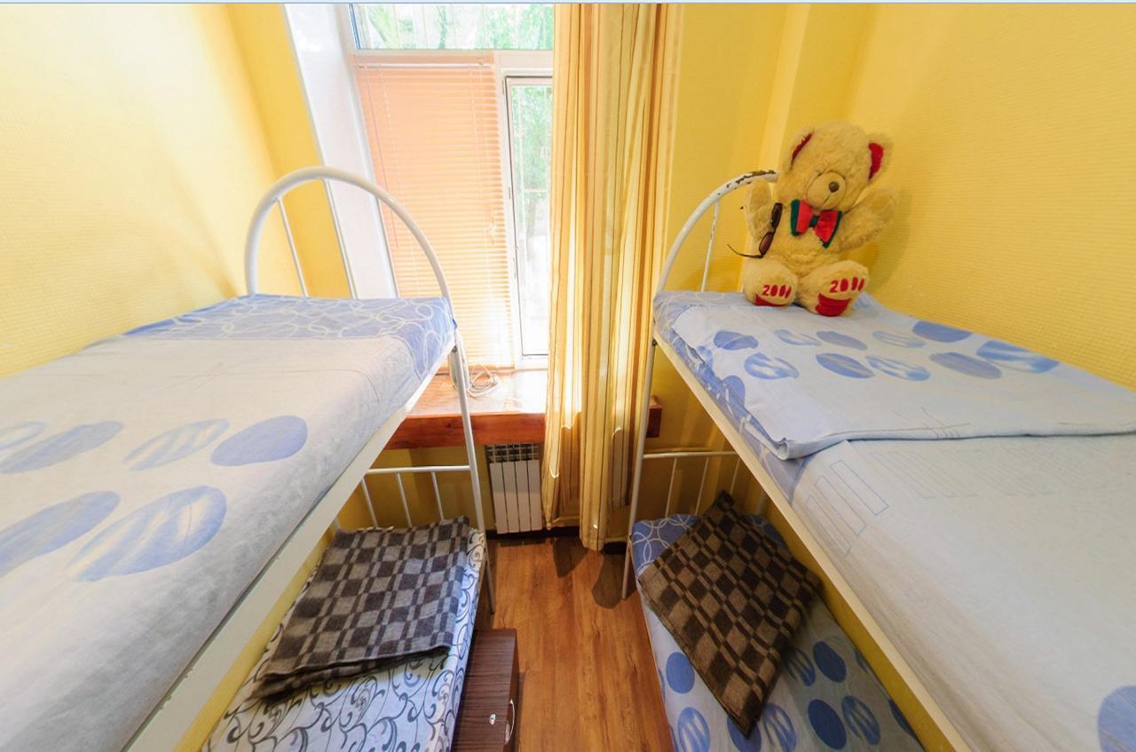 Yourhostel Svyatoshino Kyiv Exterior photo