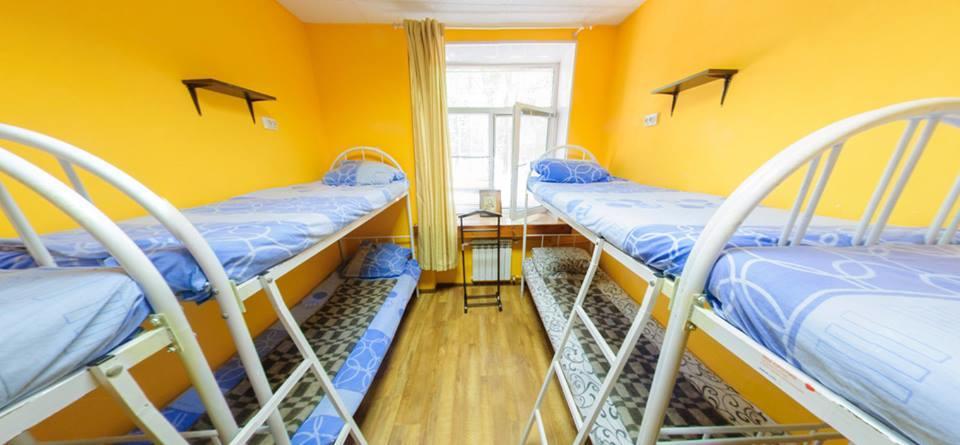 Yourhostel Svyatoshino Kyiv Exterior photo